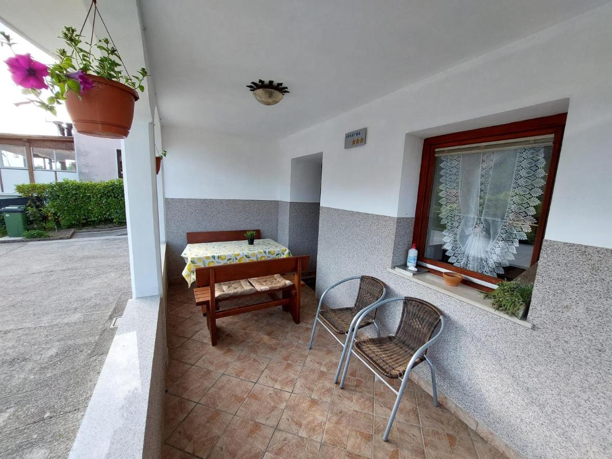 Apartments Denis Толмин Екстериор снимка