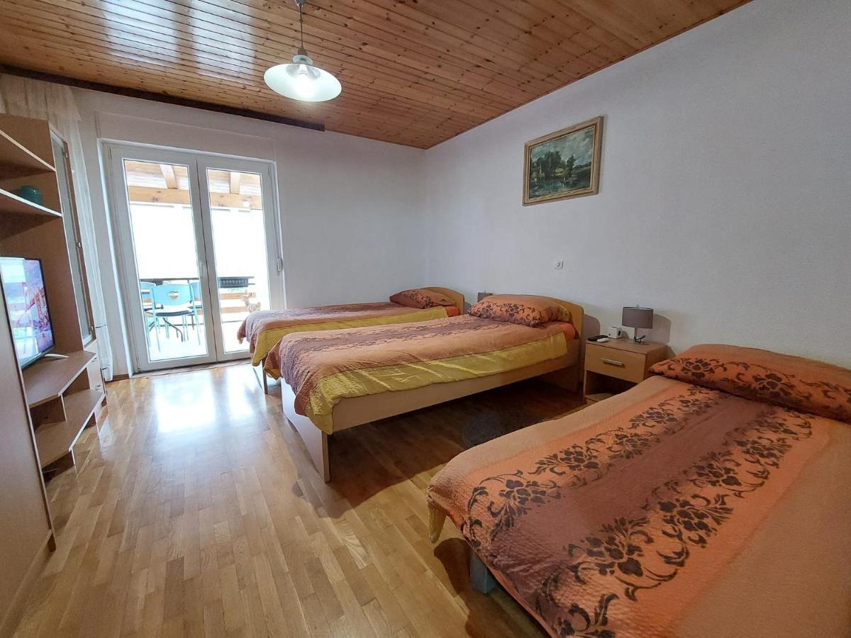 Apartments Denis Толмин Екстериор снимка