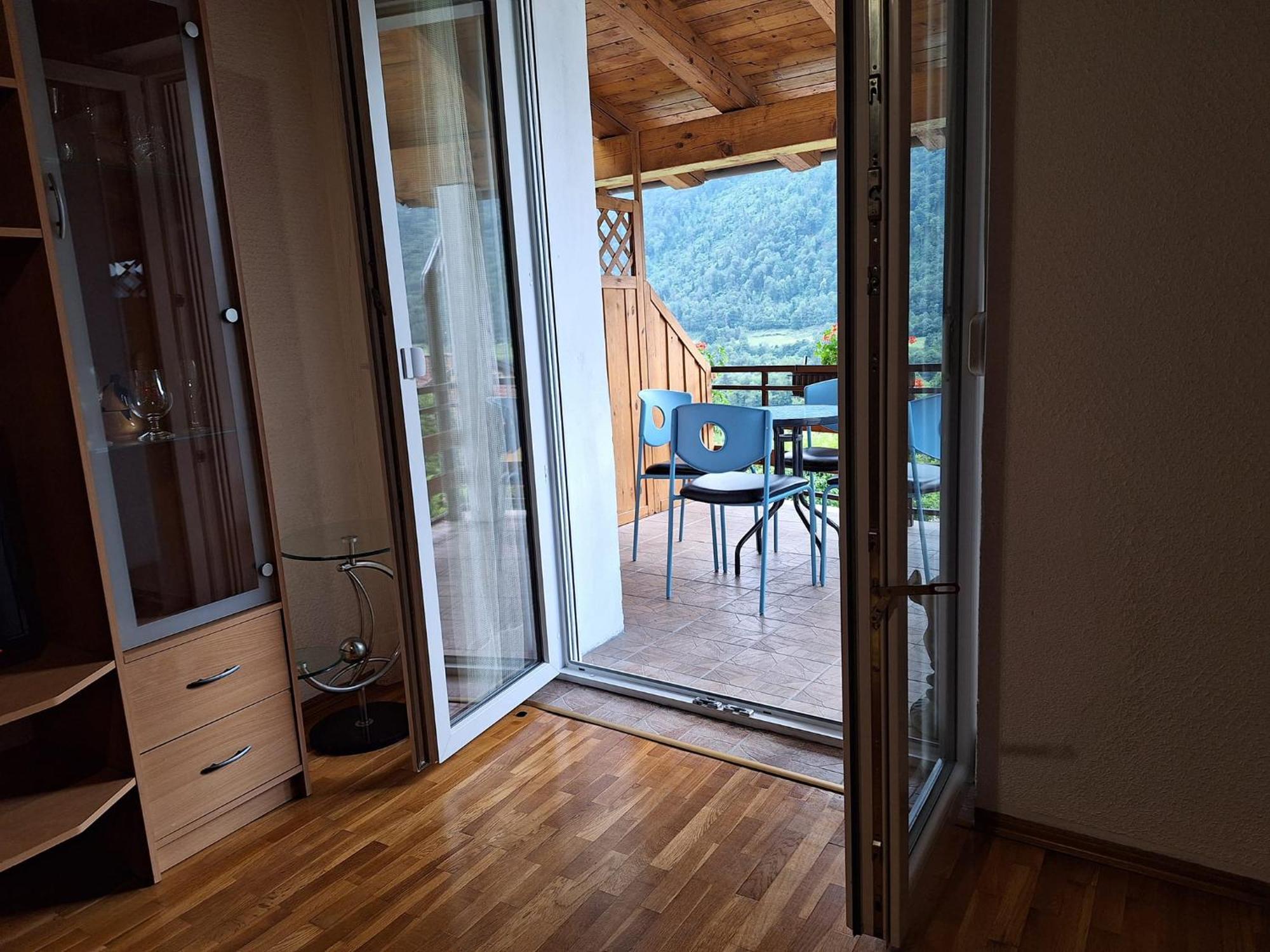 Apartments Denis Толмин Екстериор снимка