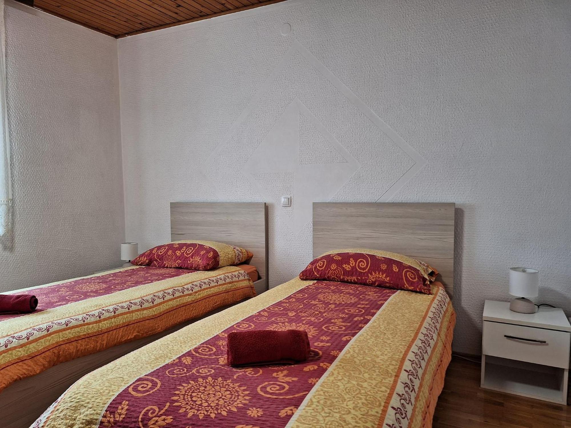 Apartments Denis Толмин Екстериор снимка