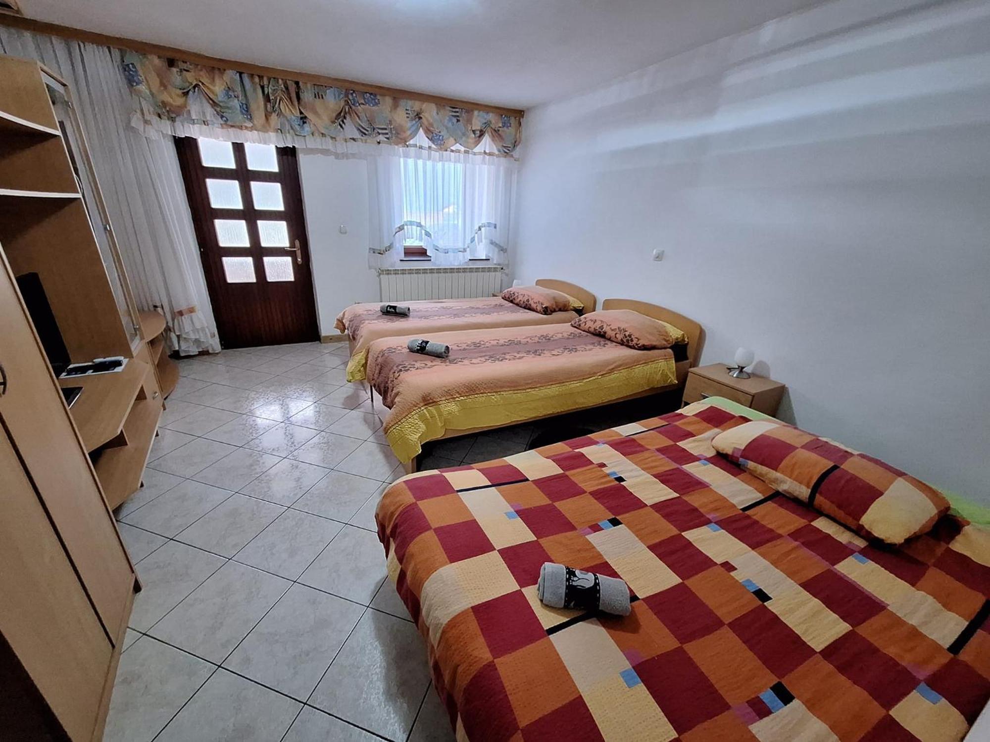 Apartments Denis Толмин Екстериор снимка