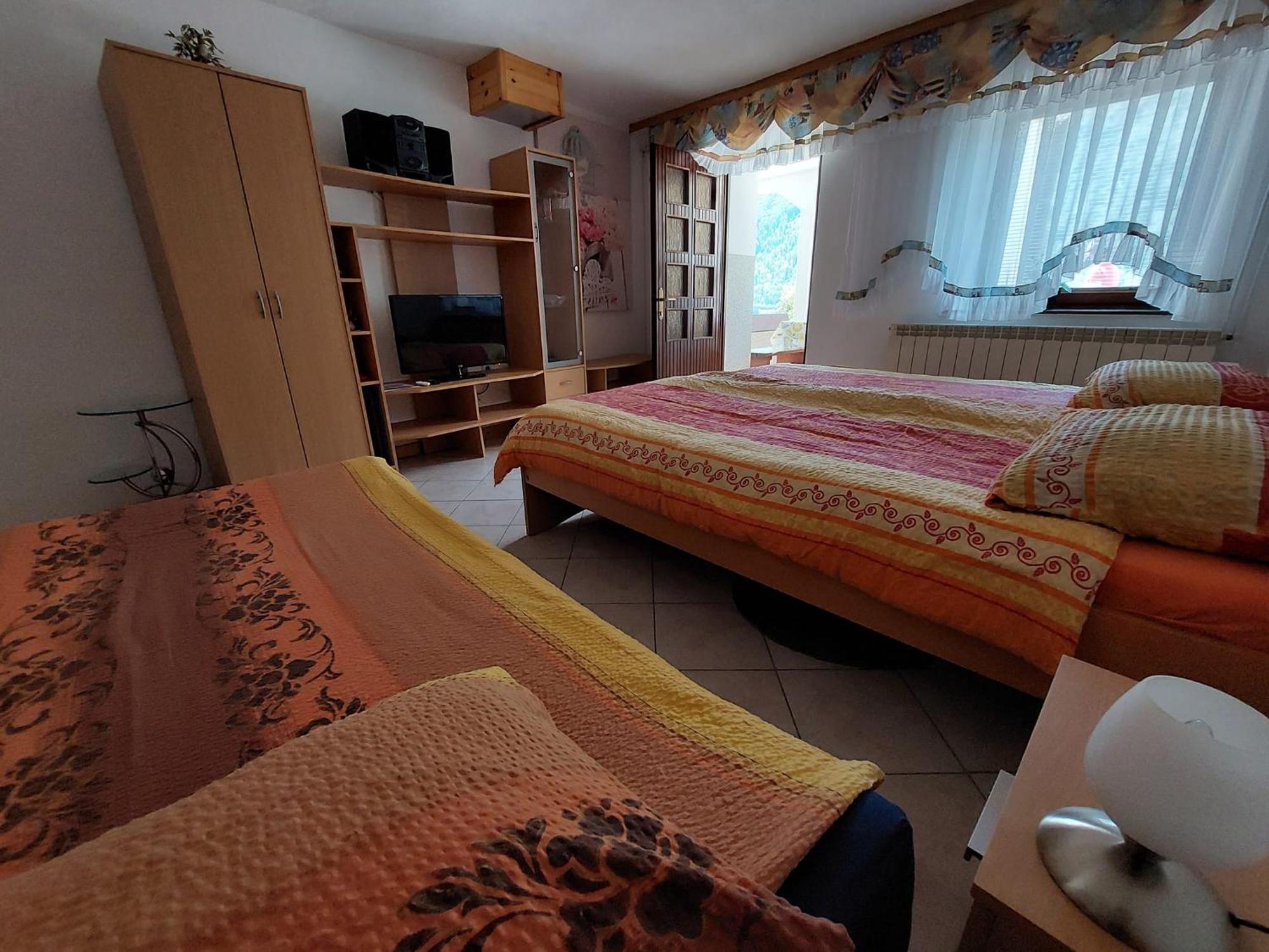 Apartments Denis Толмин Екстериор снимка