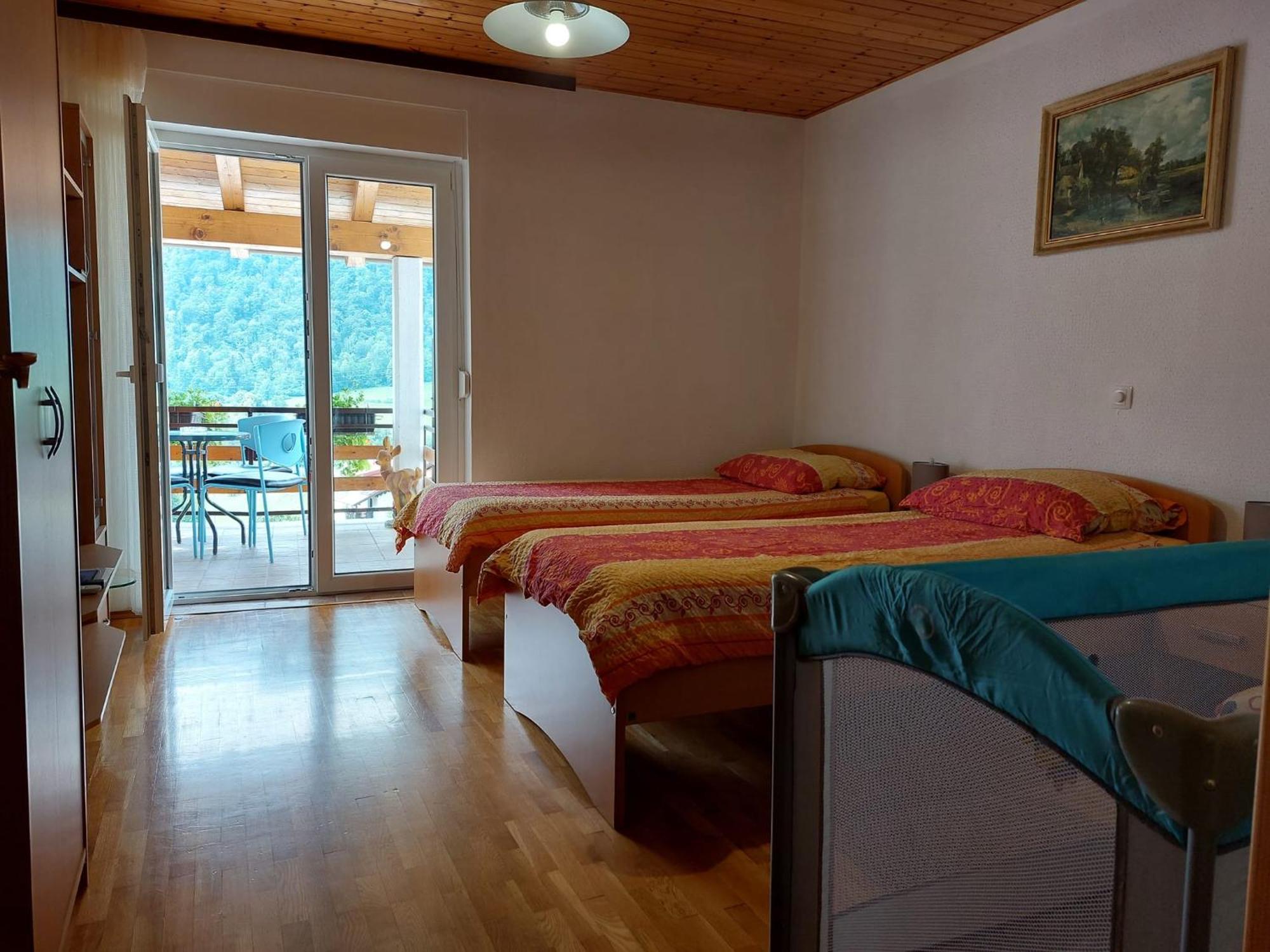 Apartments Denis Толмин Екстериор снимка