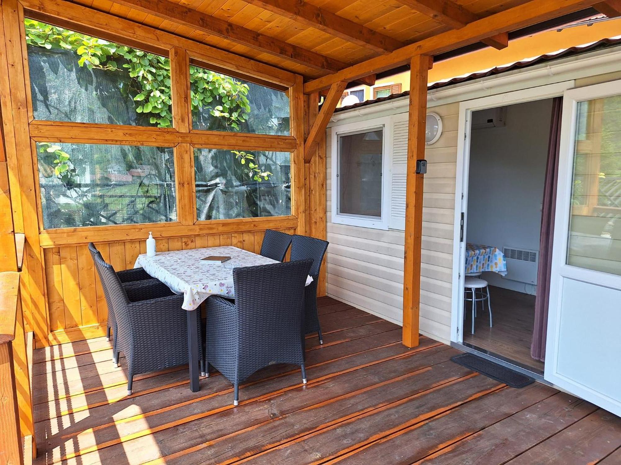 Apartments Denis Толмин Екстериор снимка