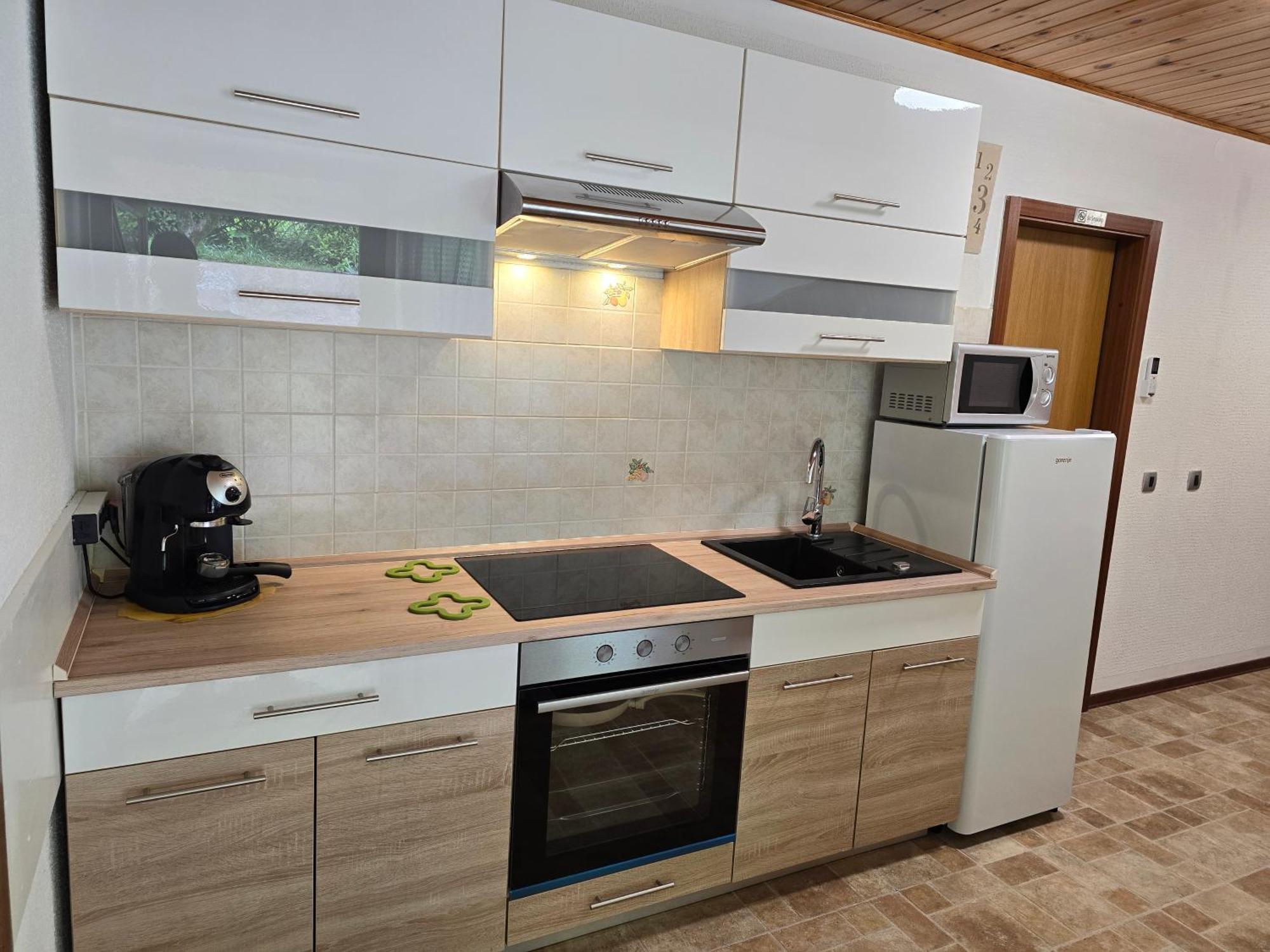 Apartments Denis Толмин Екстериор снимка
