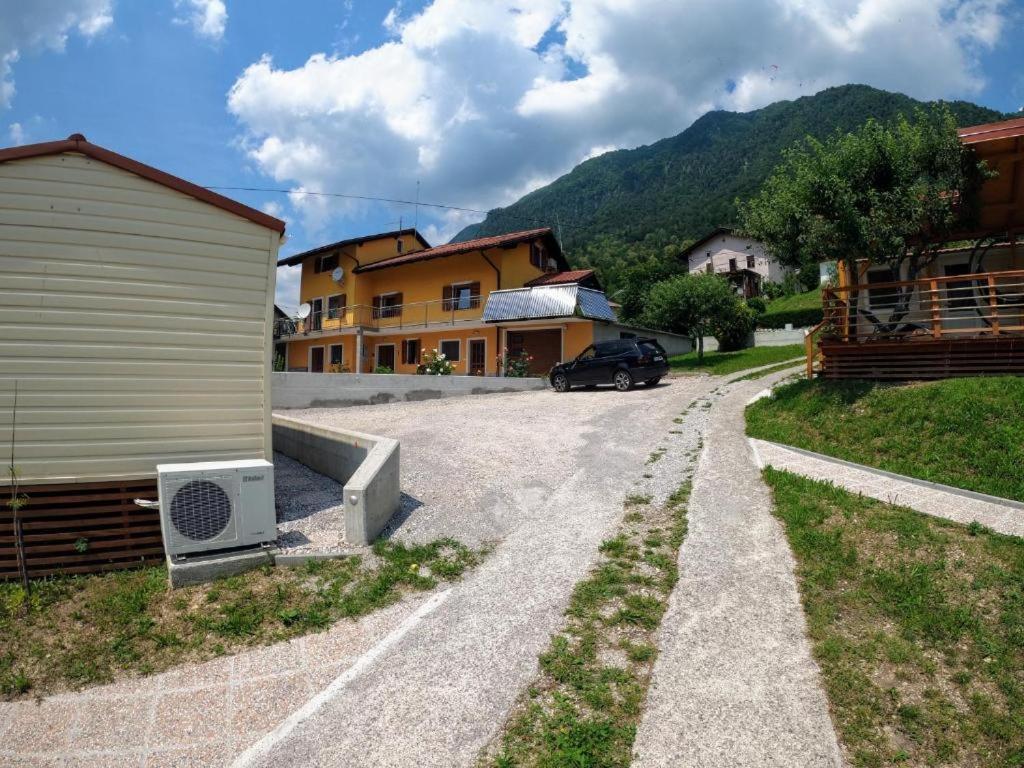 Apartments Denis Толмин Екстериор снимка
